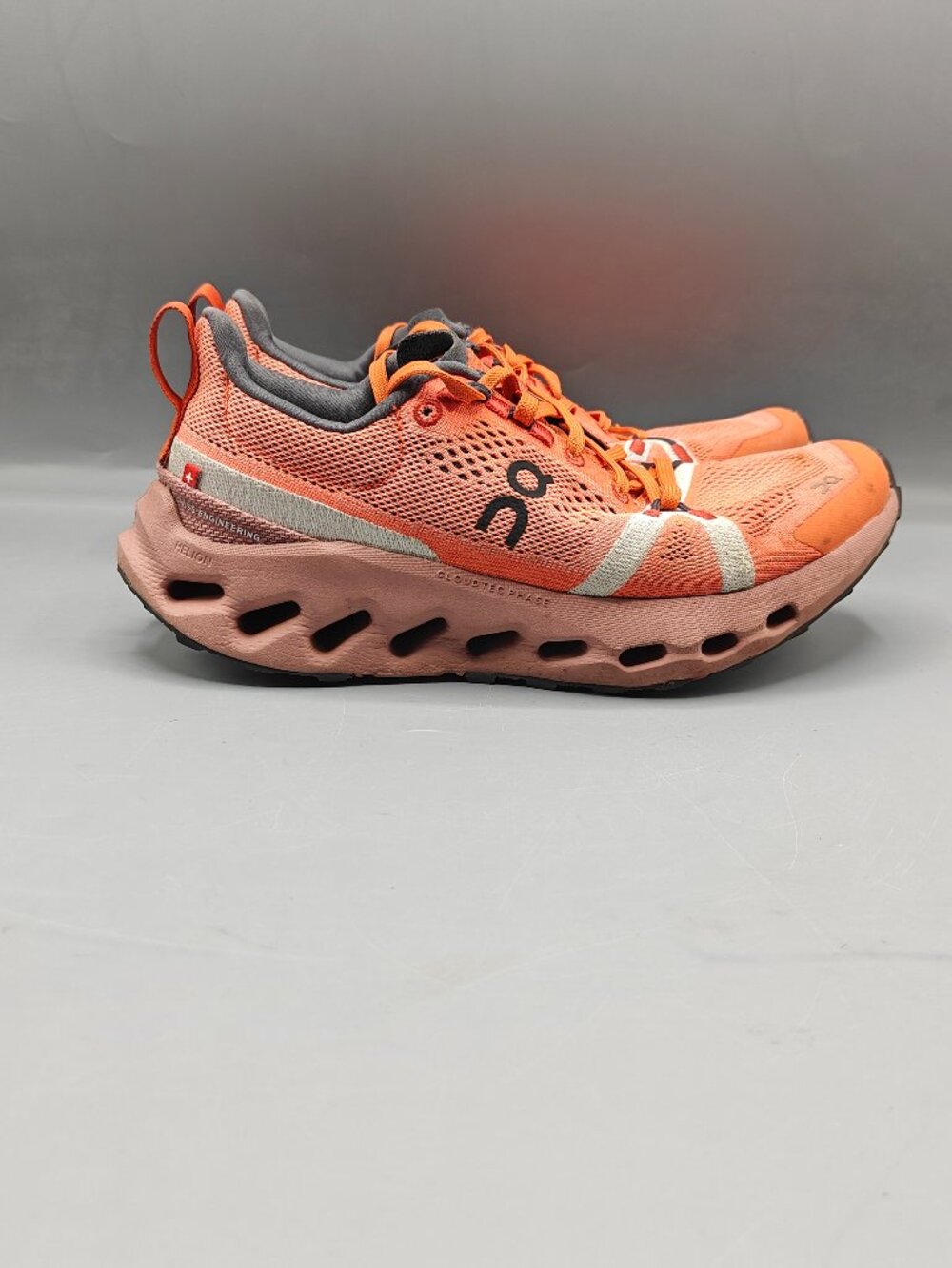 On CloudSurfer Trail Swiss Engineering Women's Size 6 Running Shoes Orange